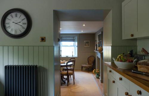 Stormont House - Photo 5