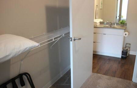 4 mi to Jack Thrice Stadium + amenities - Foto 19