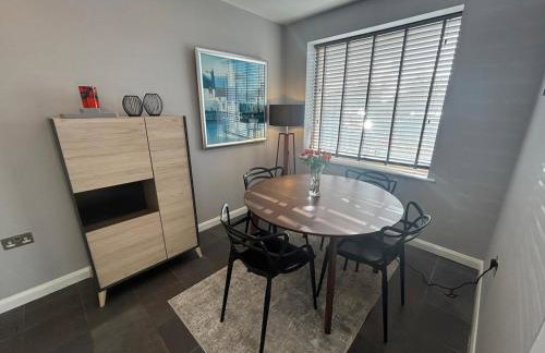 Luxury 2 bedroom town apartment - Foto 12