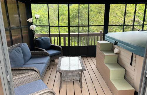 Serenity Views Retreat - Close to City and Parkway! - Foto 9