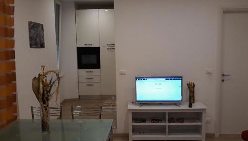 Alysia Apartment - Photo 2