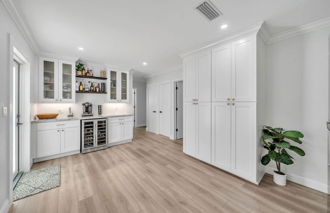 Luxury Waterfront Home Minutes from the Beach by RedAwning - Photo 10