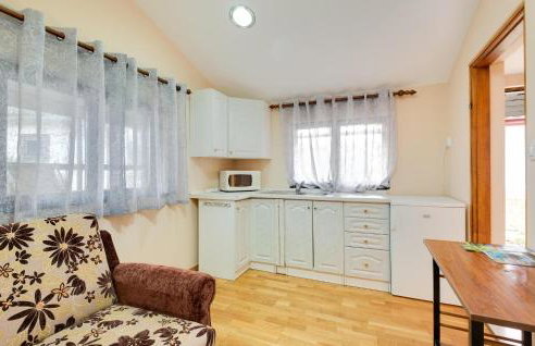 Cozy Home In Milekovo Selo With Wifi - Photo 19