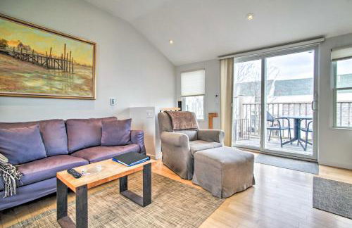 Right on Commercial St! Waterfront Condo with View - Foto 7