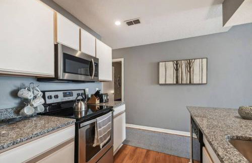 FABULOUS New Decor, Near Dis, Fireplace, Star Wars Children's BR, Next To Pool, LOW rates! - Foto 5