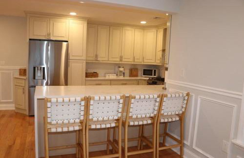 Spacious & Elegant 2 bedroom apartment in the heart of Uniondale - Foto 12
