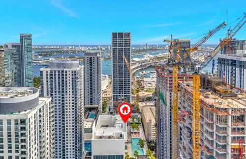 Chic Downtown Miami 2BR City Views Rooftop Pool - Foto 8