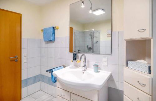 Easy Living - Photo 20