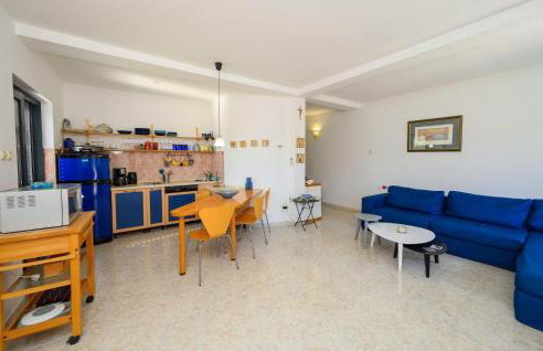 Beautiful Apartment In Klek With Wifi - Photo 5