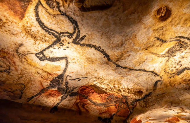 Cave Art Center & Lascaux Cave Guided Tour - Photo 3
