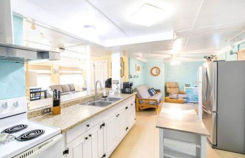 C'est Bon Across from UTV Entry Point! Sleeps 13! - Foto 33