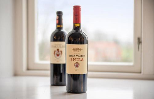 GUT KLETKAMP "Penthouse im Schloss" - Premium-Ferienwohnung mit 5 Schlafzimmern auf 400qm I Kamin I 2 Wohnzimmer I Garten & Terrasse I Wald- und Seeblick I Profi-Küche I 15 Min zur Ostsee I Parkplätze I WLAN - Foto 33