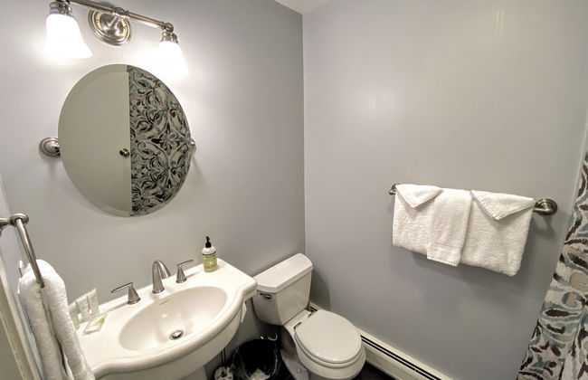 A1 Luxury Bretton Woods Ski-in Ski-out Townhome Next to Beginner ski Area Fast Wifi Keyless Entry - Photo 35