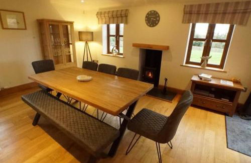 OAKLEY LODGE- LUXURY FARM COTTAGE - Foto 1