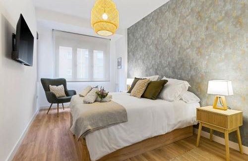 Monet, apartamento con terraza, cuna y trona - Foto 1