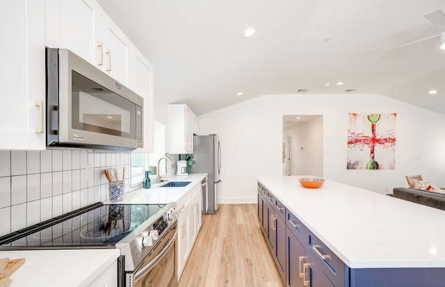 Modern 3 2 two Kings hot tub Fire pit 16min to Wine Trail Nearby Pickleball Courts Pools - Foto 5