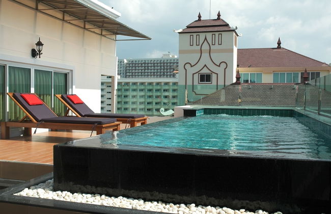 Jomtien Beach Penthouses - Photo 10