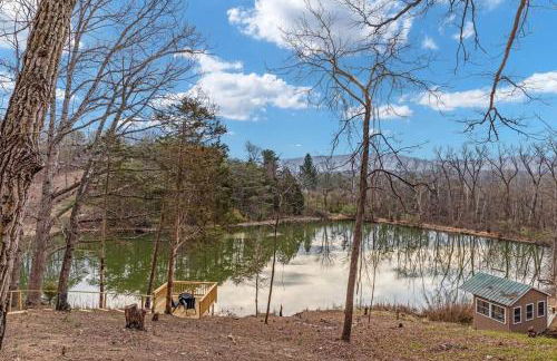 Lazy Lake 3BR Cabin w/ Mtn Views + Hot Tub +Wi-Fi - Foto 23