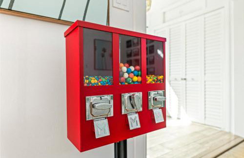 Los Angeles charming big house, king bed, parking, EV - Photo 24