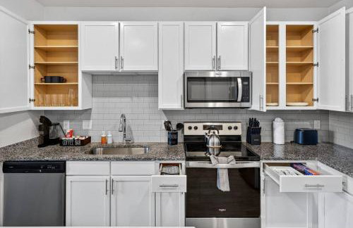 Nice 2 BR Apt|King Bed|Pool |Gym|Clse 2 Beach/Mayo - Foto 15