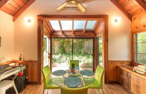 Tree Fort! Redwoods! Hot Tub!! Fire Table!! Google Smart Home!! Fast WiFi!! Dog Friendly! - Foto 14