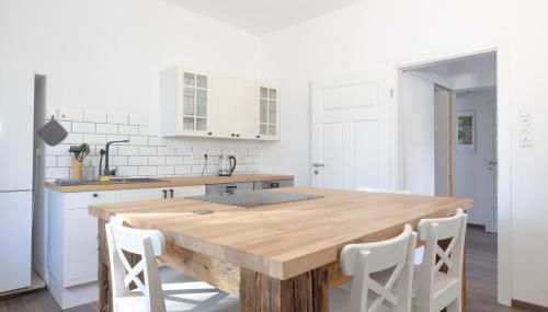 Urige Wohnung mit zwei Betten und genialer Küche - Foto 2