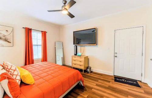 Modern 5BR with Full Kitchen, Game Room, Fenced Yard and BBQ Grill - Foto 24