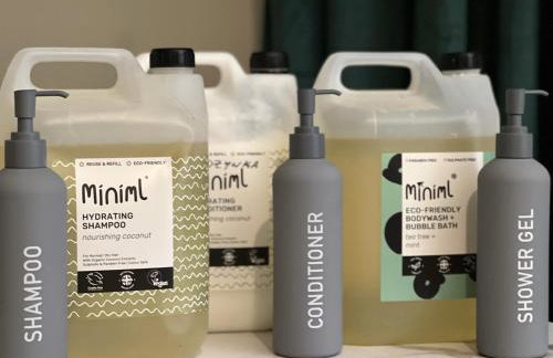 Spacious & Modern Family Gem - Foto 8