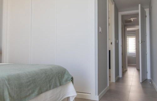 Precioso apartamento frente a la playa con piscina - Foto 19