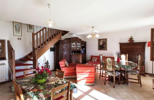 Apartment in Netro with Balcony and Views - Foto 8