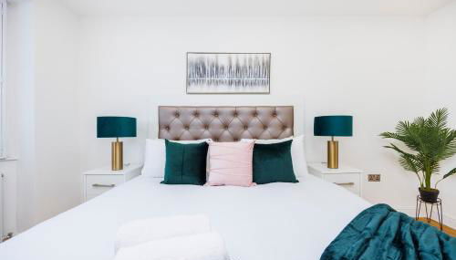 5 Bedroom House , Free Parking , Pool Table , Arcade Machine , Garden , Sleeps 9 , Offers , Ideal For Contractors , Families , Long Term Stays - Foto 4