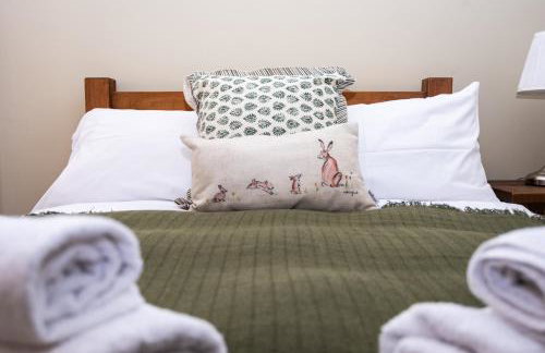 Historical Sherwood Forest Cottages - Sleeps 16 - Foto 27