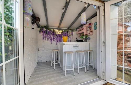 Moody Street - Photo 3