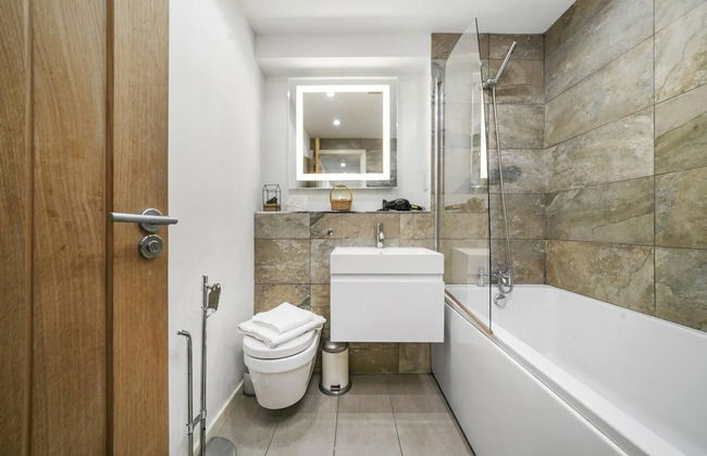 Livestay- Trendy 1bed With Balcony in Westminster - Photo 9