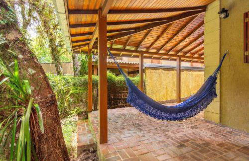 Linda casa em Canela - Jardim, Lareira e Conforto! - Foto 9