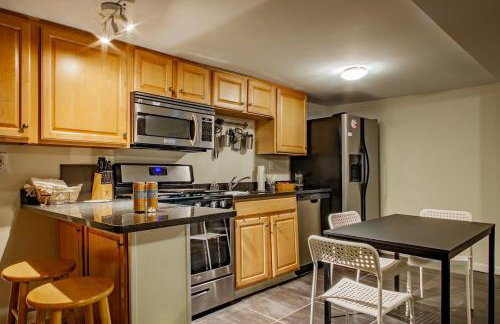 Rest Easy in this Bloomingdale English Basement - Foto 4