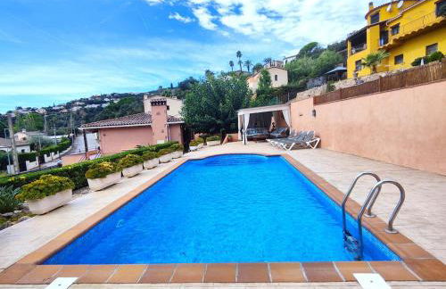 Beautiful villa with a pool - Foto 27