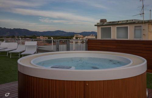 Beachfront Penthouse with private parking - Foto 8