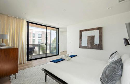 Rooftop Deck, DT City Views, Modern Eastside Oasis - Foto 33