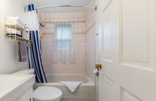 Salty Towers Oceanfront Cottages - Foto 23