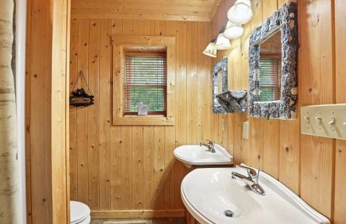 Secluded Mountain Retreat with Stunning Views home - Photo 17