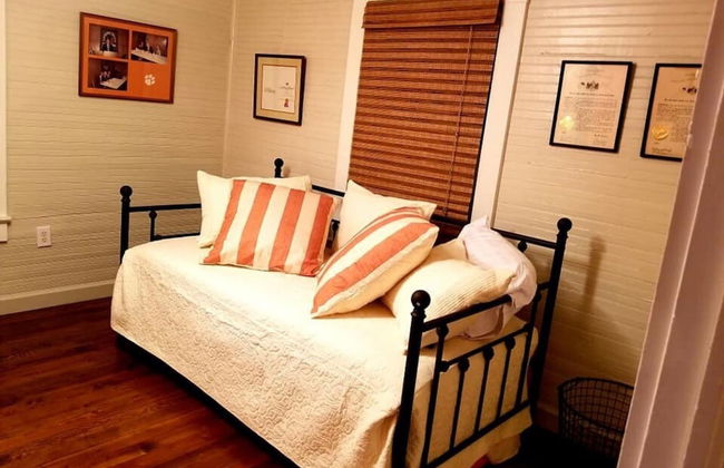 Clemson Memorabilia House - Foto 4