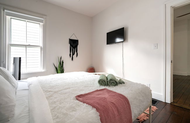 NEW Luxe Pet Friendly Free Parking Downtown - Foto 64