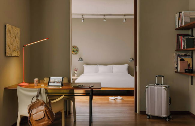 Chambers Hotel Central Park South, Sonder by Marriott Bonvoy - Photo 1