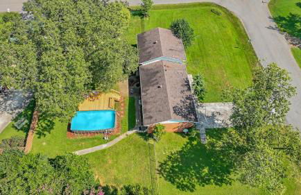 The Retro Pad - Large Yard and Foosball Table - Photo 18