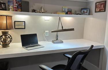 Blueberry Bungalow - Locally Run! Enjoy our PS5! - Foto 17