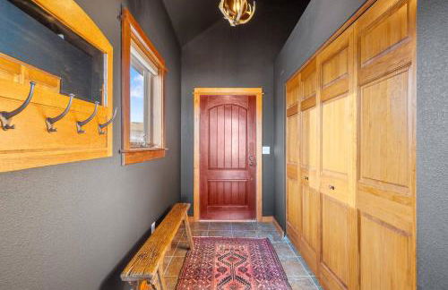 30 Miles to Yellowstone Hot Tub Game Room AC - Foto 32