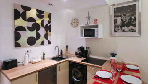 Appart Ciné Spa Amiens Cathédrale Parking Beffroi - Foto 4, stove, toaster