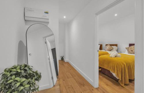 2 Bedroom Flat By Key Light Properties Short Lets & Serviced accommodation two minutes walk from Canada Water Station - Great for Contractors, Group and Family - Foto 36