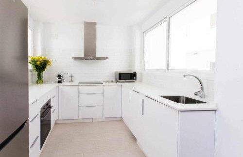 ISG Apartments Downtown family haven Free parking spot - Foto 33